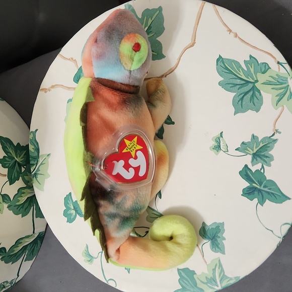 TY beanie Baby  Rainbow tag error states Iggy.  1997 - Picture 4 of 12